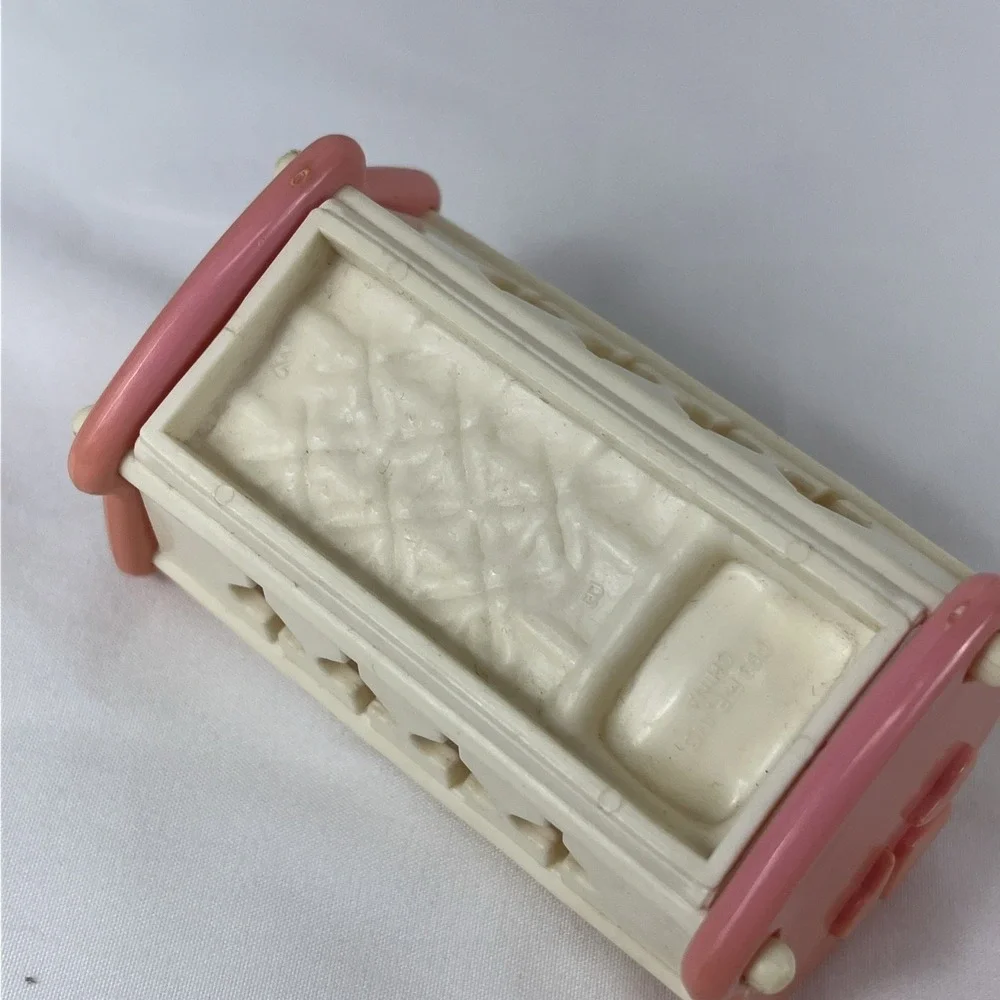 Loving Family Fisher Price Dream Dollhouse #4600‎ White Pink Cradle Accessory
